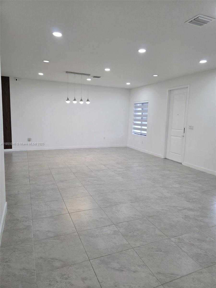 Small Image of 10965 SOUTH WEST 169TH TER, Miami Number 4