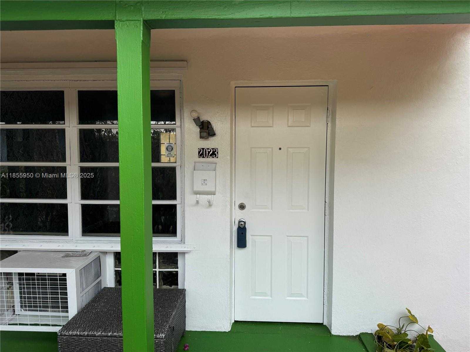 Small Image of 2023 TAYLOR ST #2023, Hollywood Number 2