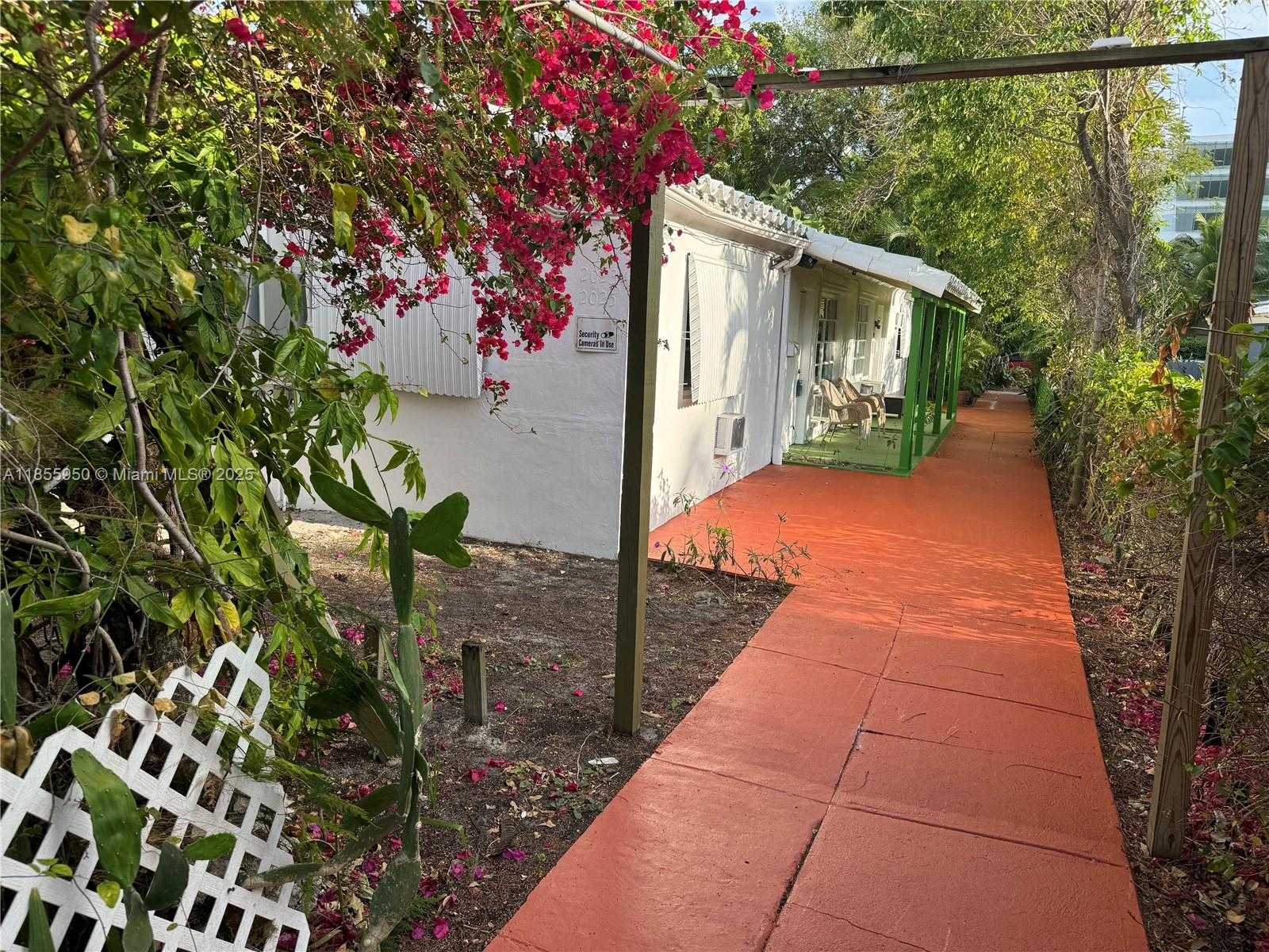 Small Image of 2023 TAYLOR ST #2023, Hollywood Number 3