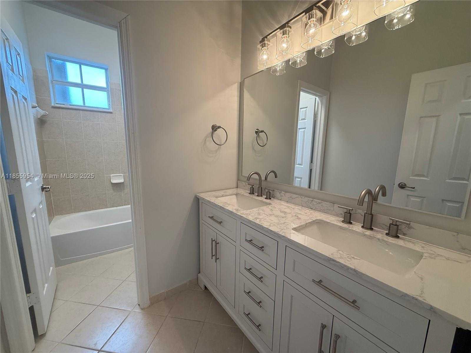 Small Image of 2479 NORTH EAST 4TH ST, Homestead Number 8