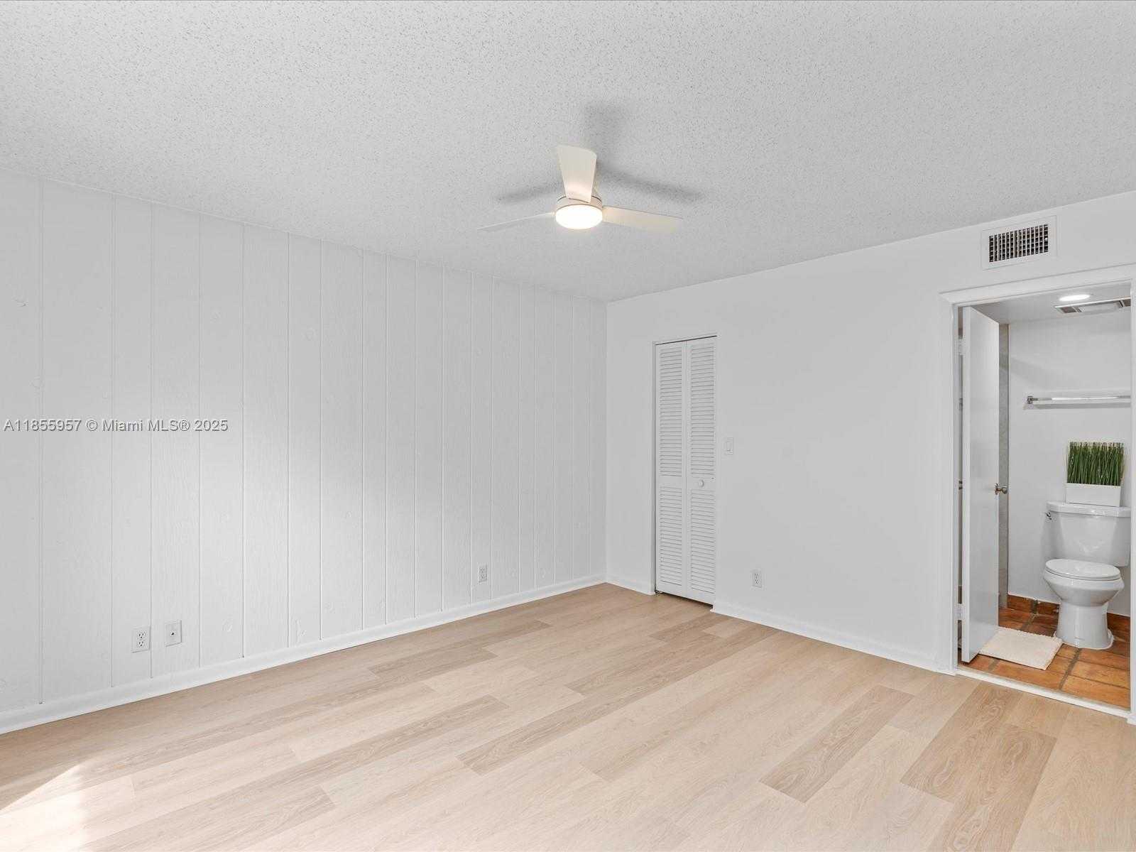 Small Image of 203 BONNIE BRAE WAY #34, Hollywood Number 18