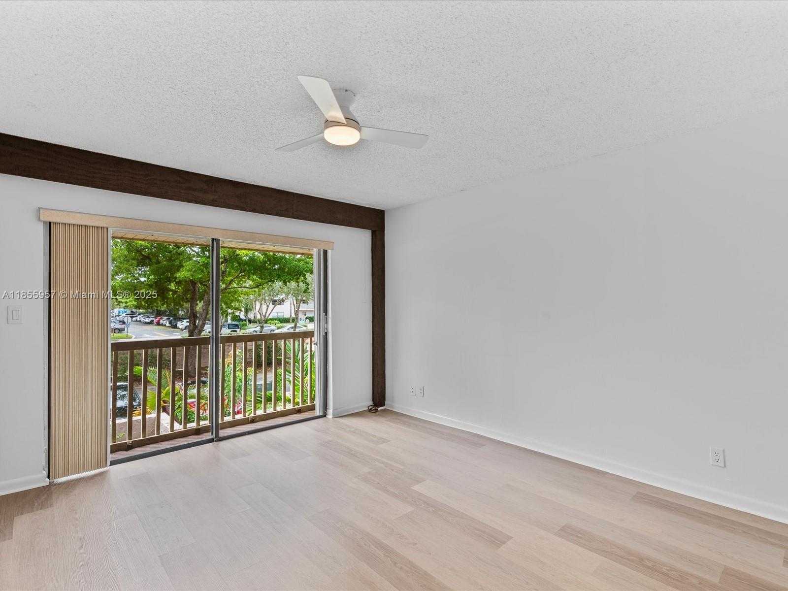 Small Image of 203 BONNIE BRAE WAY #34, Hollywood Number 24