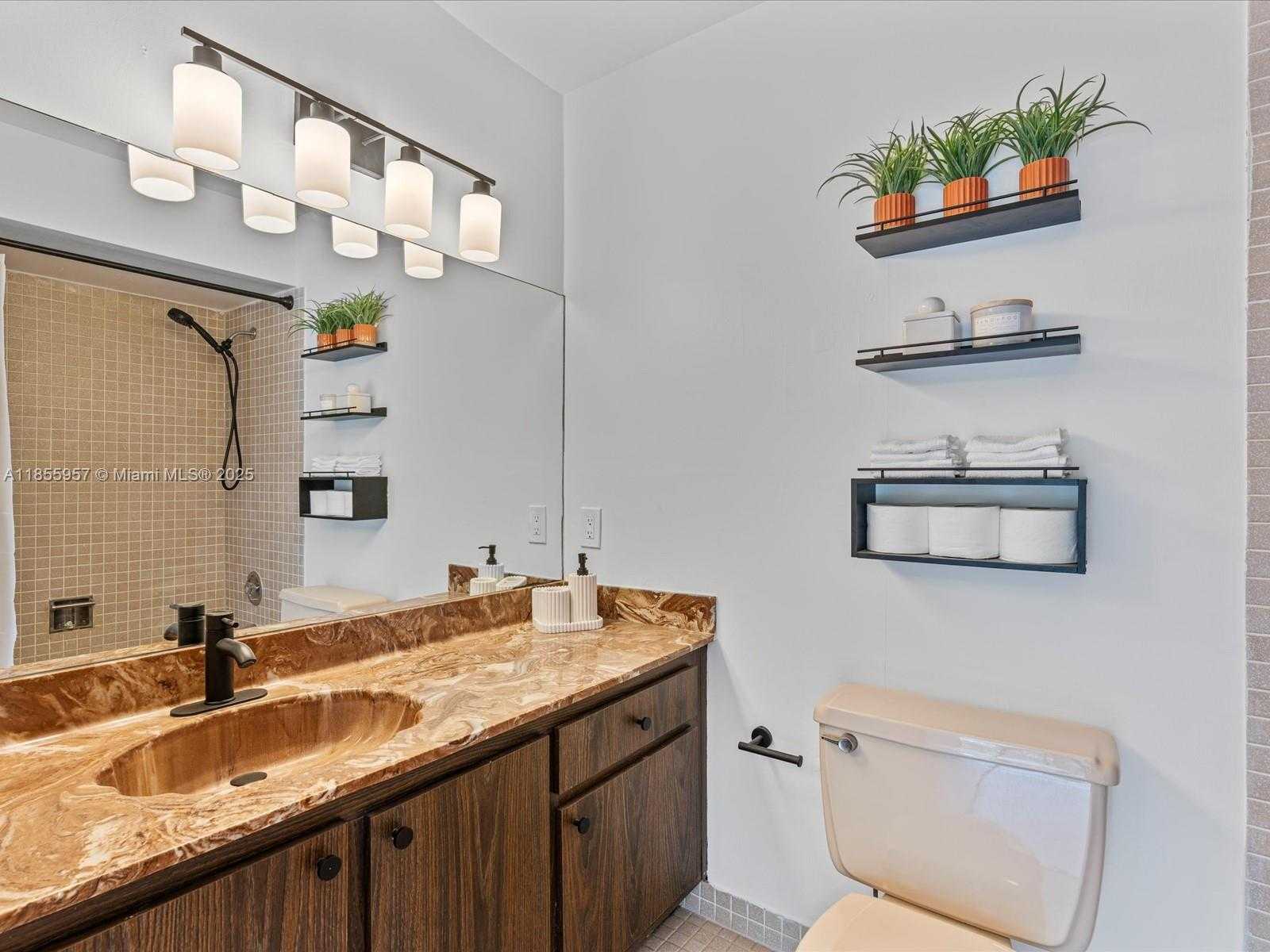 Small Image of 203 BONNIE BRAE WAY #34, Hollywood Number 26