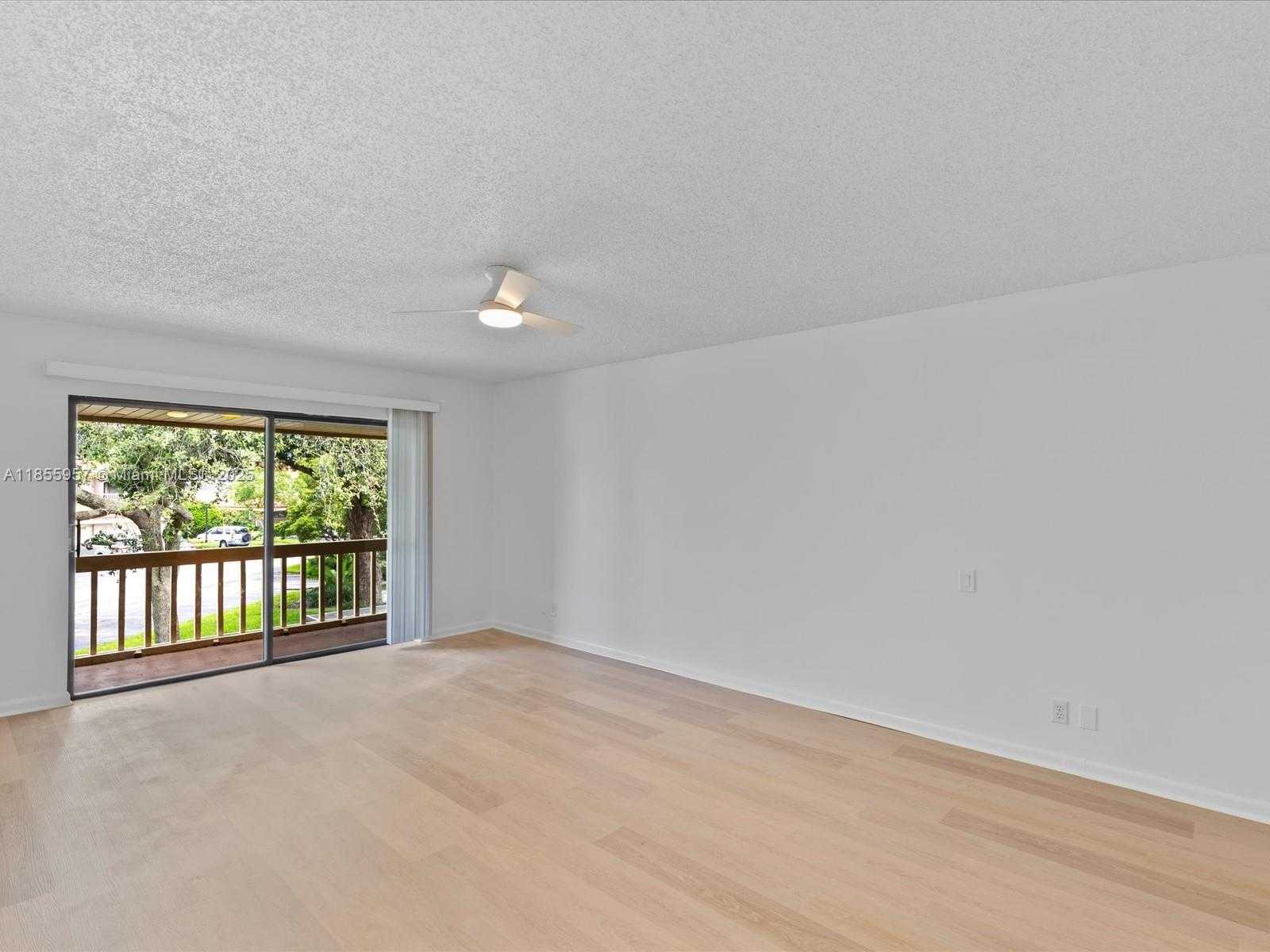 Small Image of 203 BONNIE BRAE WAY #34, Hollywood Number 28