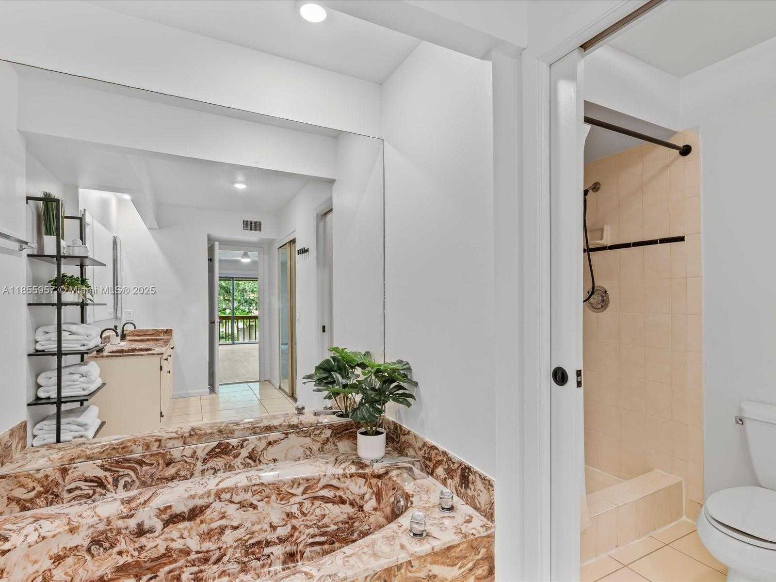 Small Image of 203 BONNIE BRAE WAY #34, Hollywood Number 32