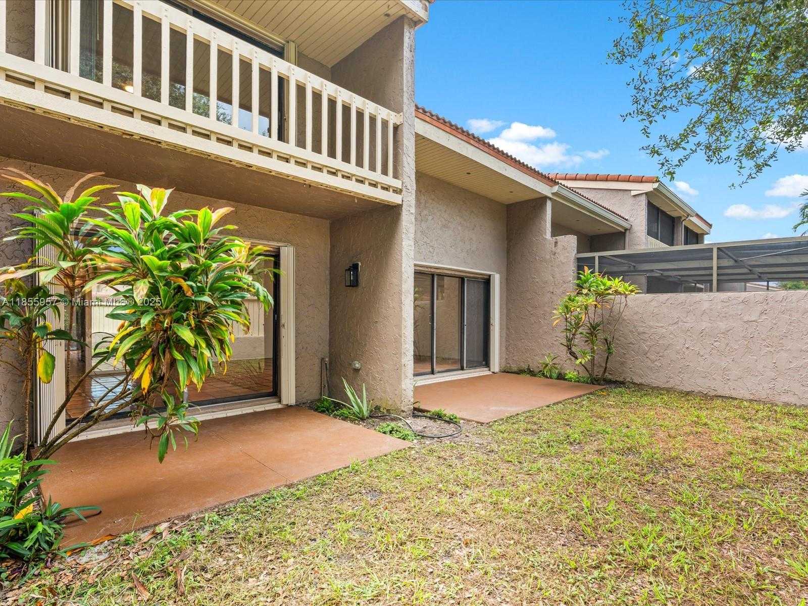 Small Image of 203 BONNIE BRAE WAY #34, Hollywood Number 33