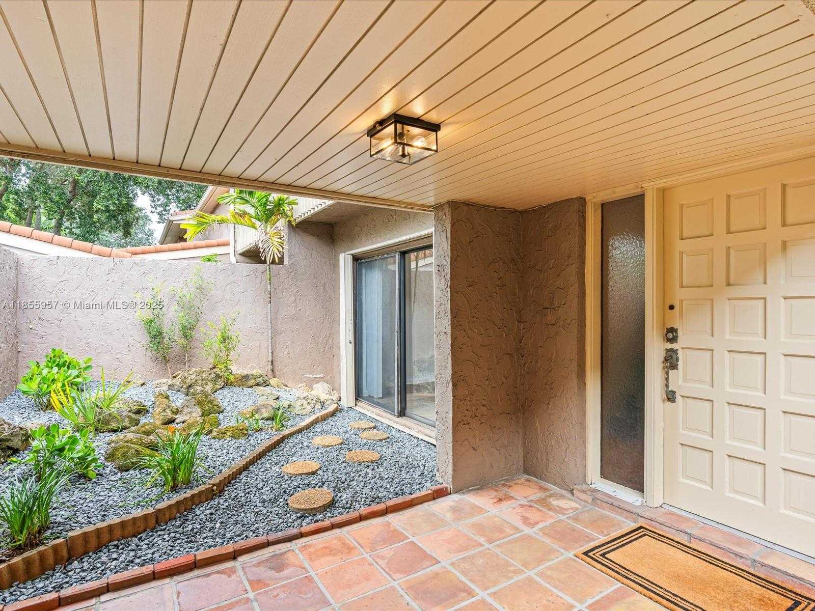 Small Image of 203 BONNIE BRAE WAY #34, Hollywood Number 4