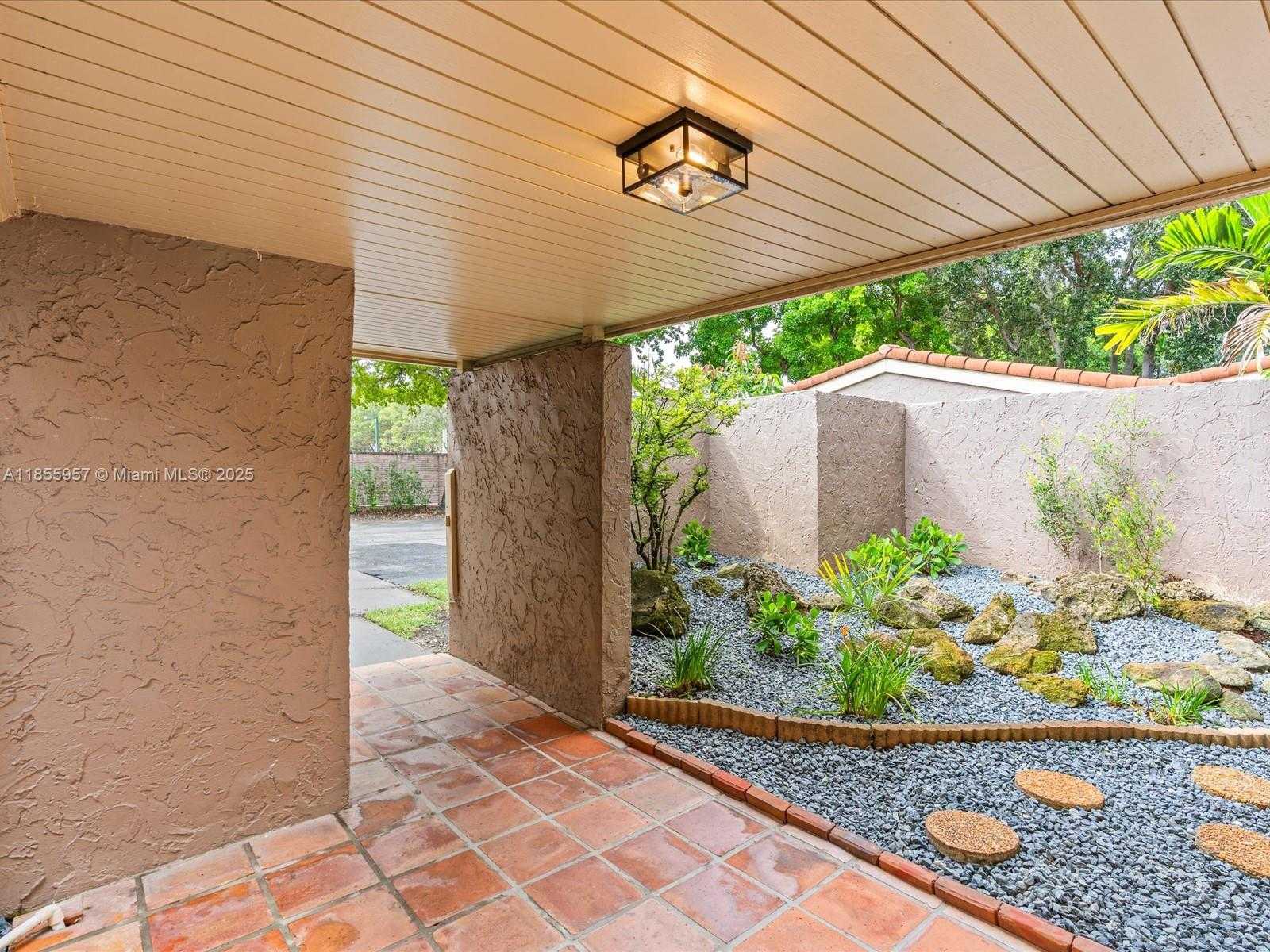 Small Image of 203 BONNIE BRAE WAY #34, Hollywood Number 5