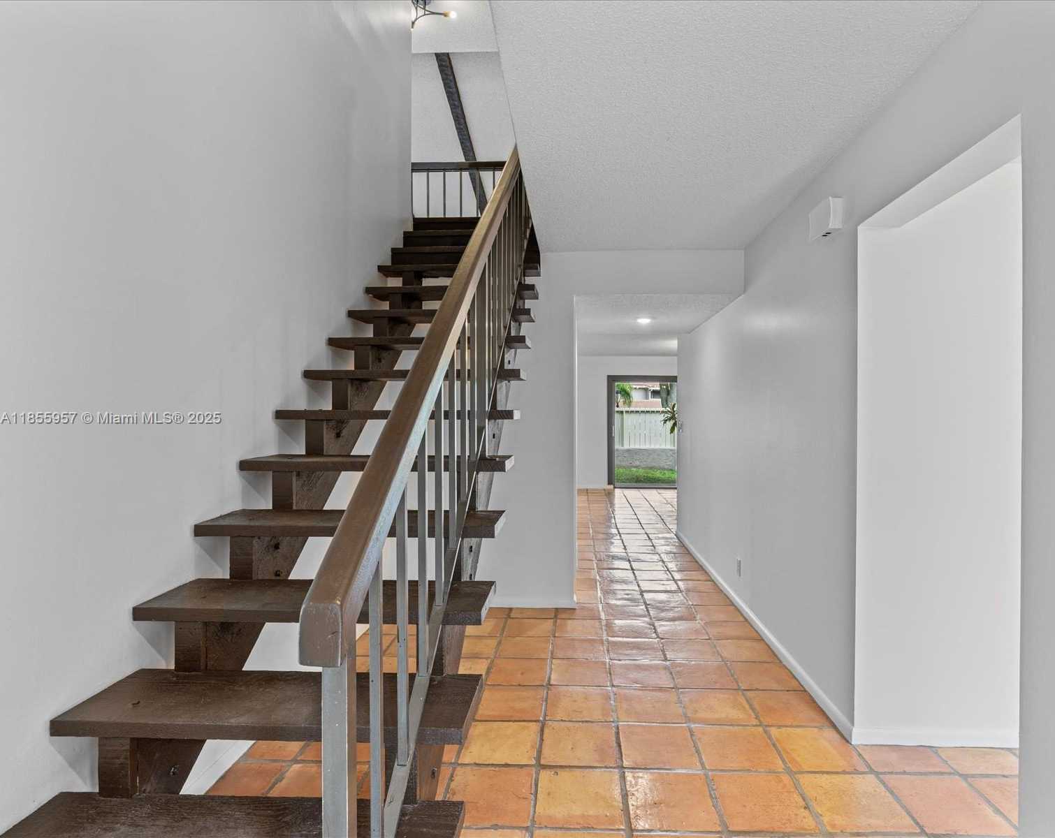 Small Image of 203 BONNIE BRAE WAY #34, Hollywood Number 6