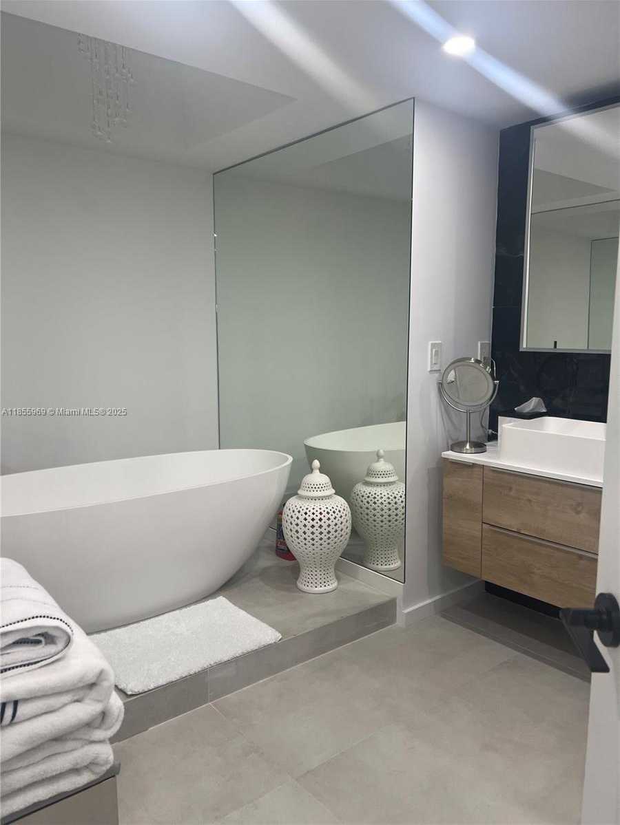 Small Image of 20191 EAST COUNTRY CLUB DR #1510, Aventura Number 12