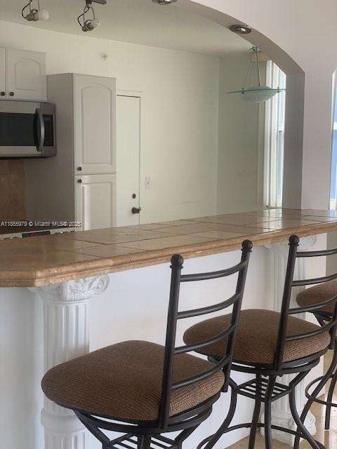 Small Image of 4200 HILLCREST DR #800, Hollywood Number 11