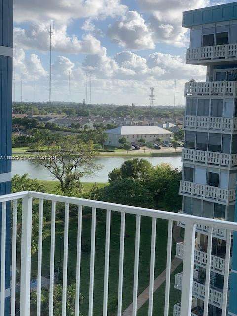 Small Image of 4200 HILLCREST DR #800, Hollywood Number 13