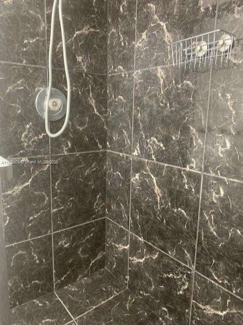 Small Image of 4200 HILLCREST DR #800, Hollywood Number 18