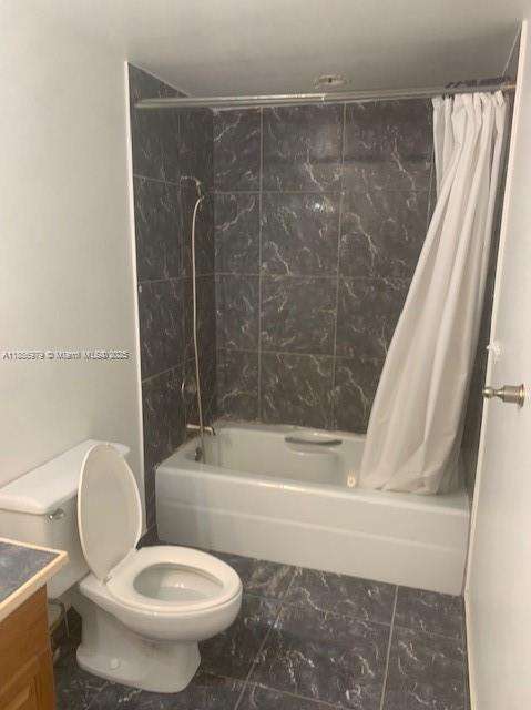 Small Image of 4200 HILLCREST DR #800, Hollywood Number 23