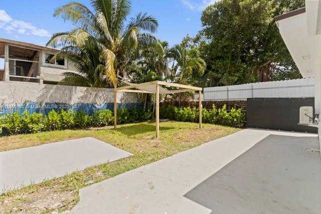 Small Image of 3125 NORTH WEST 21ST CT #02, Miami Number 13