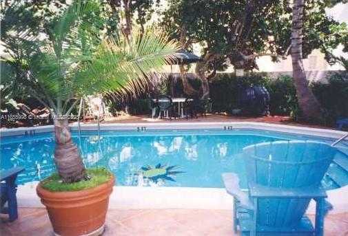 Small Image of 1390 OCEAN DR #302, Miami Beach Number 21