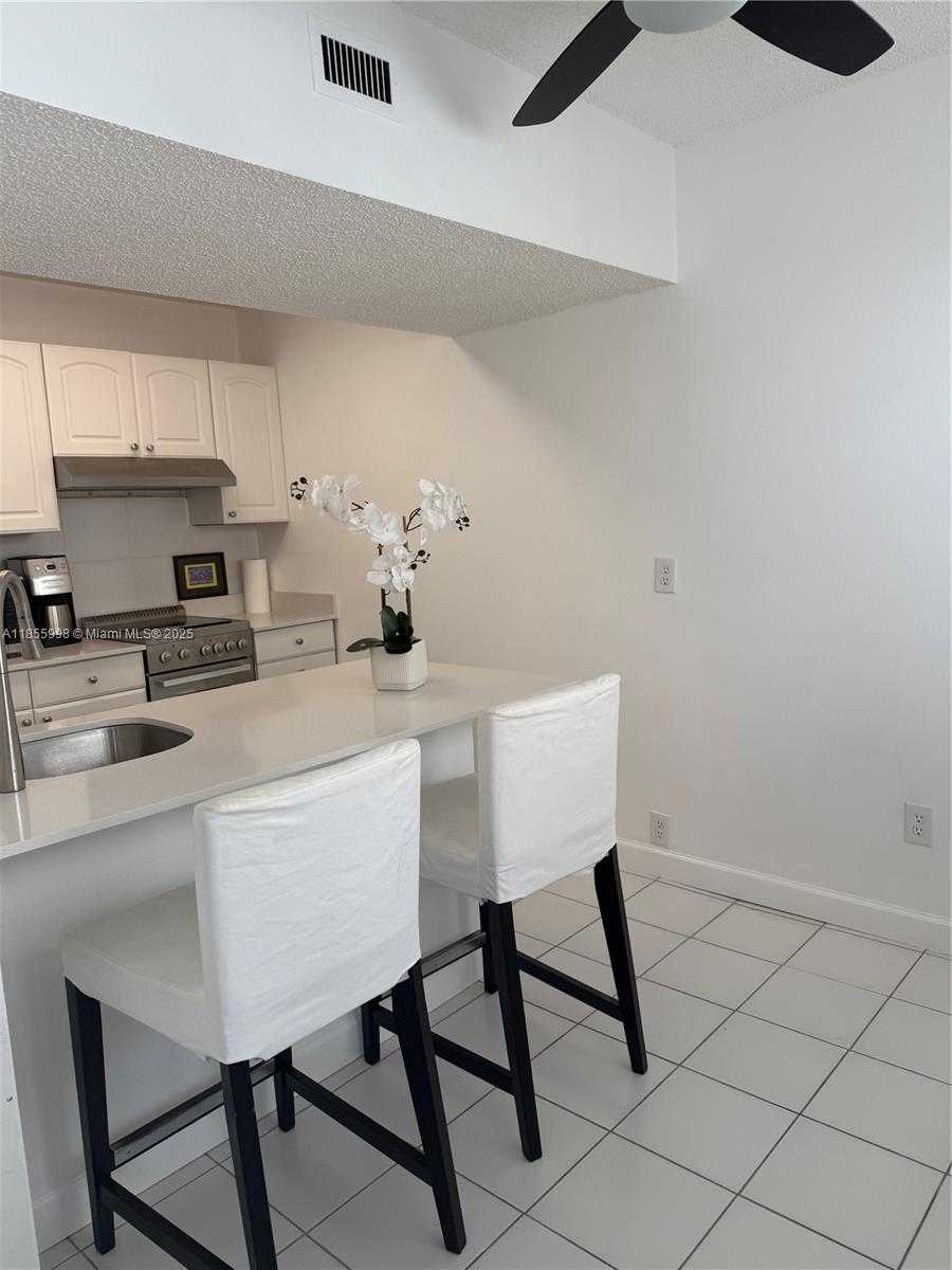 Small Image of 1390 OCEAN DR #302, Miami Beach Number 83