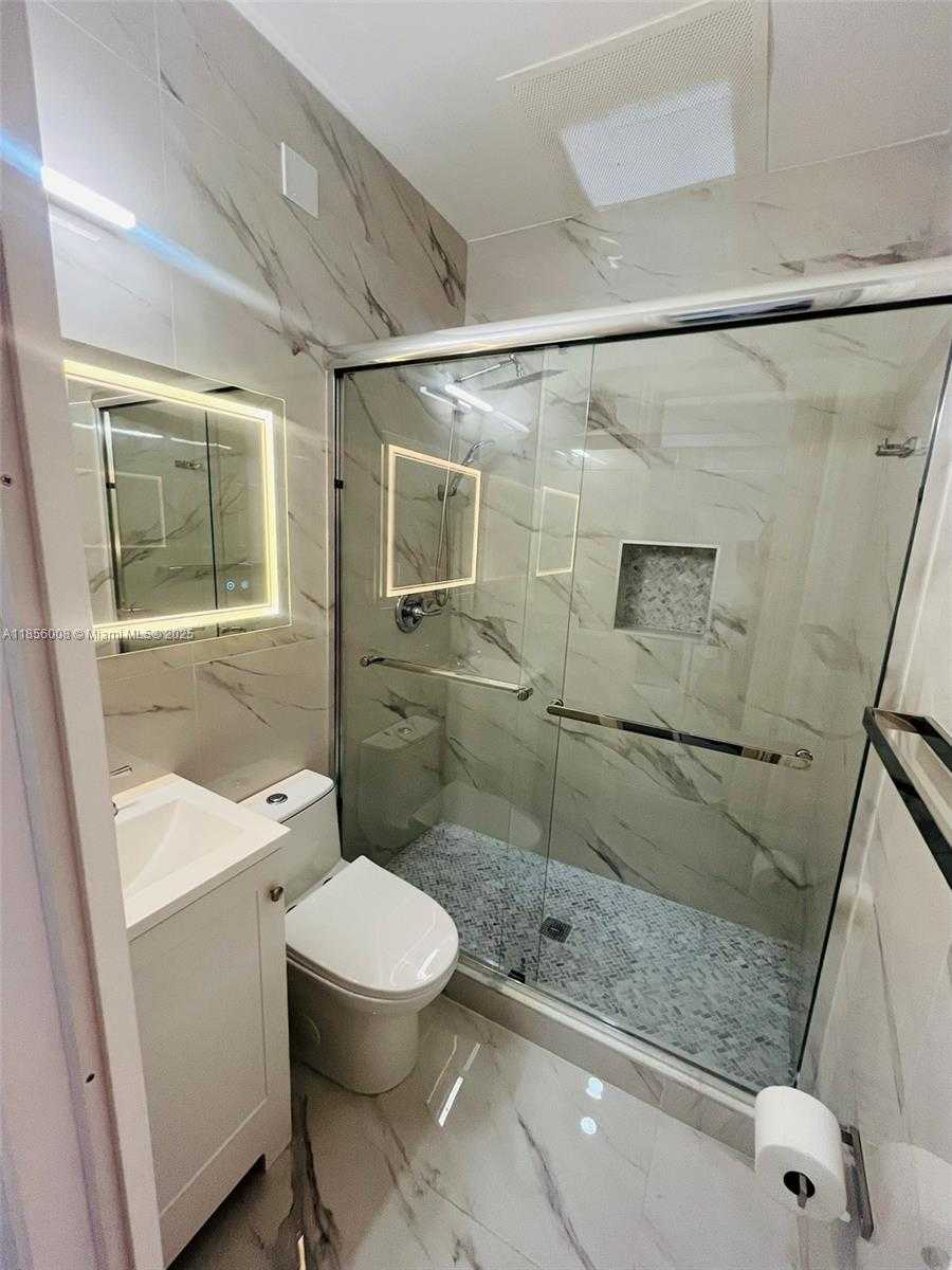 Small Image of 1455 MICHIGAN AVE #12, Miami Beach Number 4