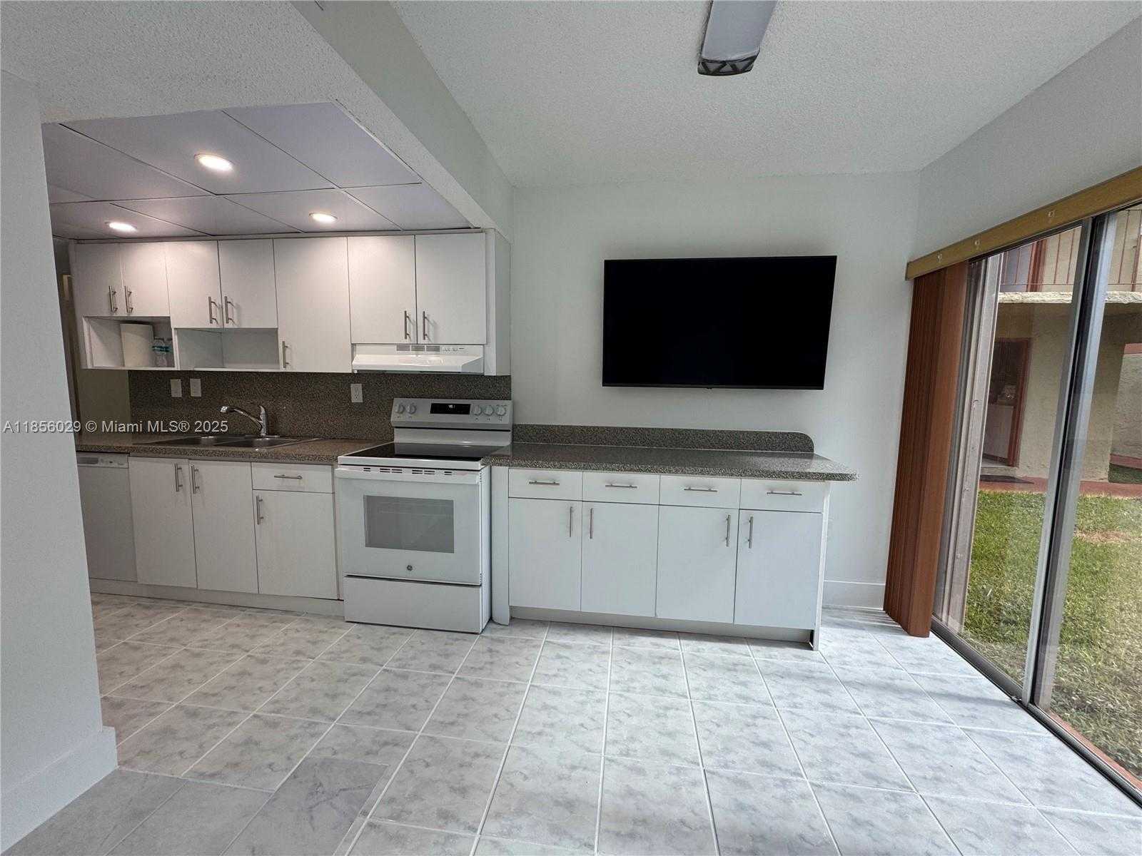 Small Image of 9390 WEST FLAGLER ST #109A, Miami Number 2