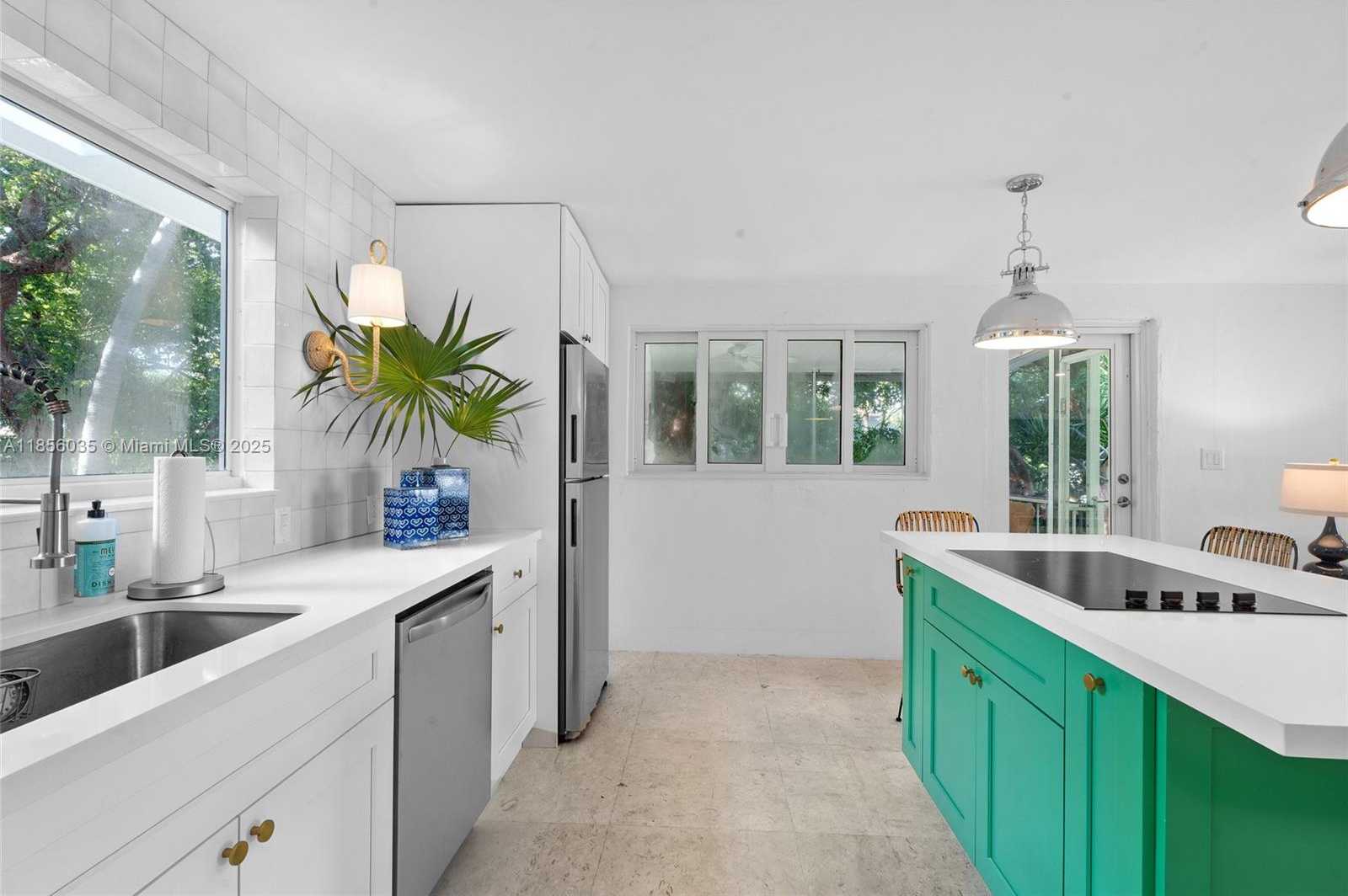 Small Image of 242 BOUGAINVILLEA ST #1, Tavernier Number 12