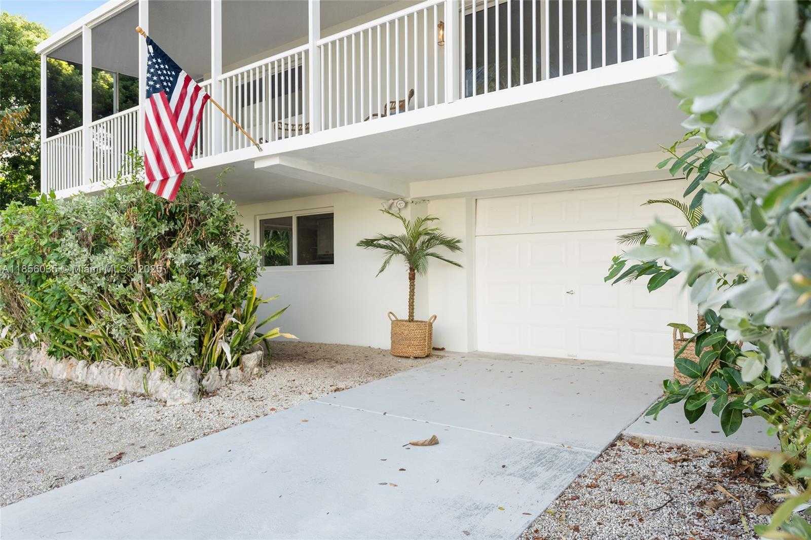 Small Image of 242 BOUGAINVILLEA ST #1, Tavernier Number 2