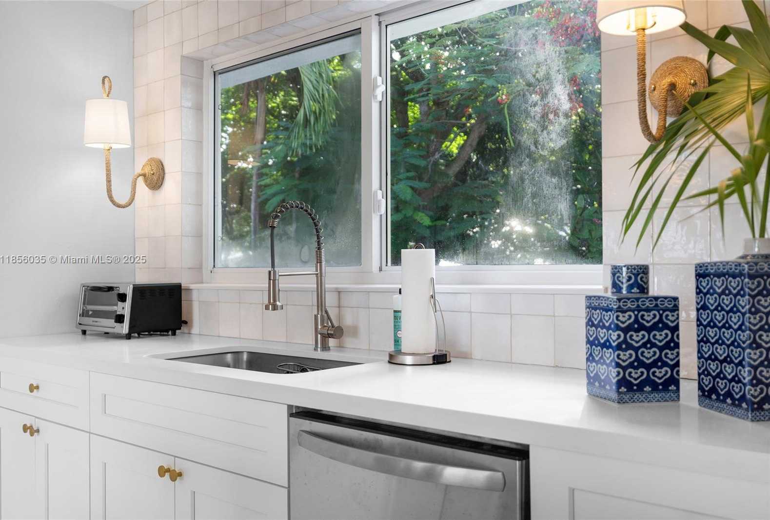Small Image of 242 BOUGAINVILLEA ST #1, Tavernier Number 5