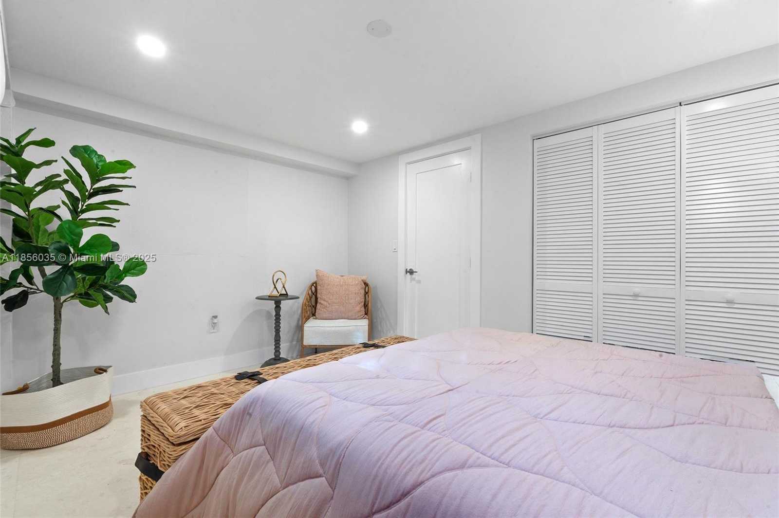 Small Image of 242 BOUGAINVILLEA ST #1, Tavernier Number 53