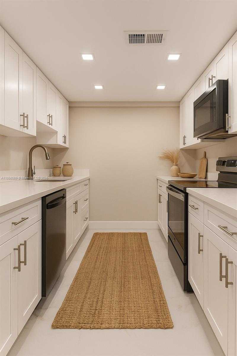 Small Image of 210 174TH ST #510, Sunny Isles Beach Number 4