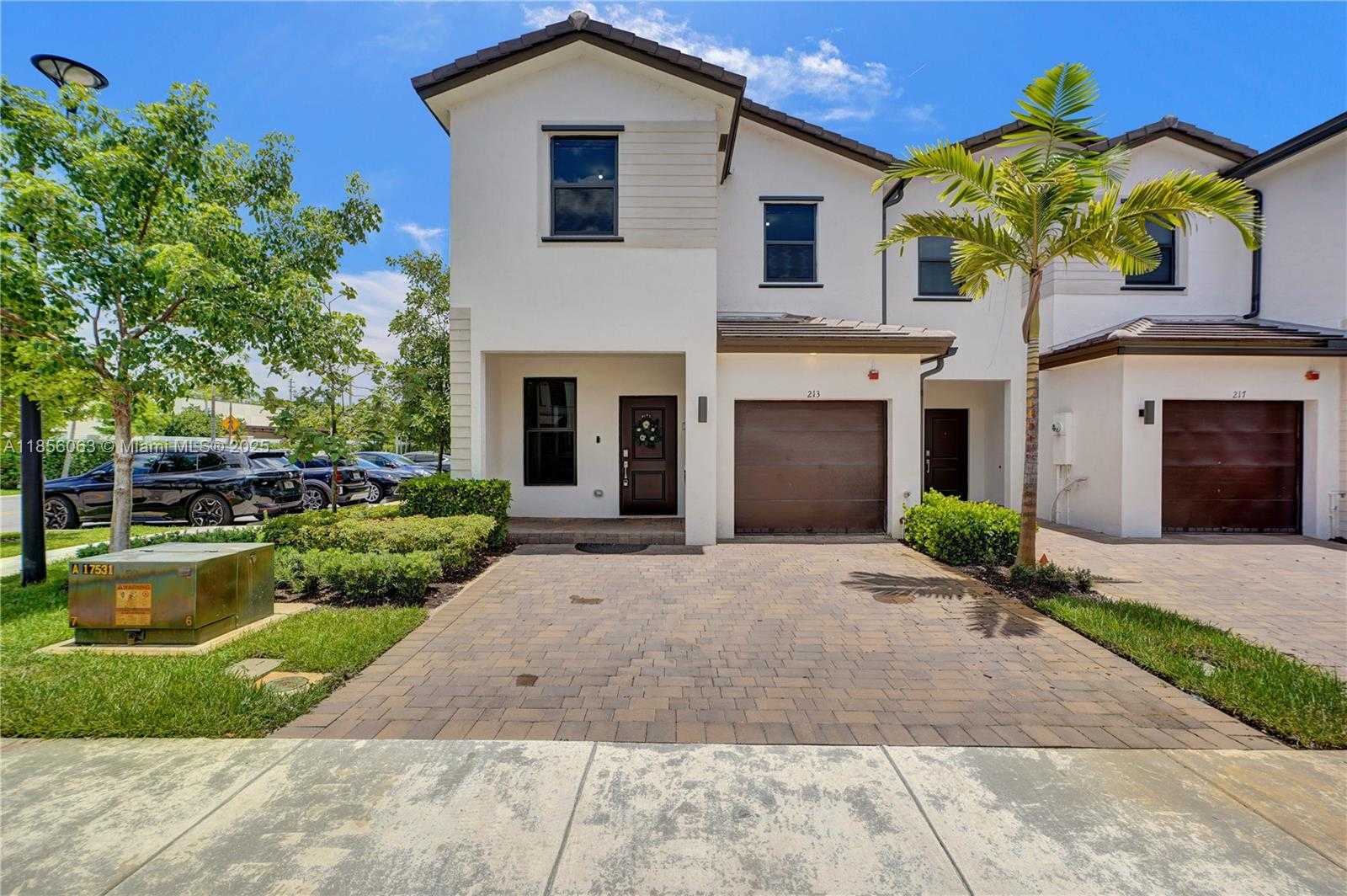 Small Image of 213 SOUTH WEST 159TH CT #213, Pembroke Pines Number 16