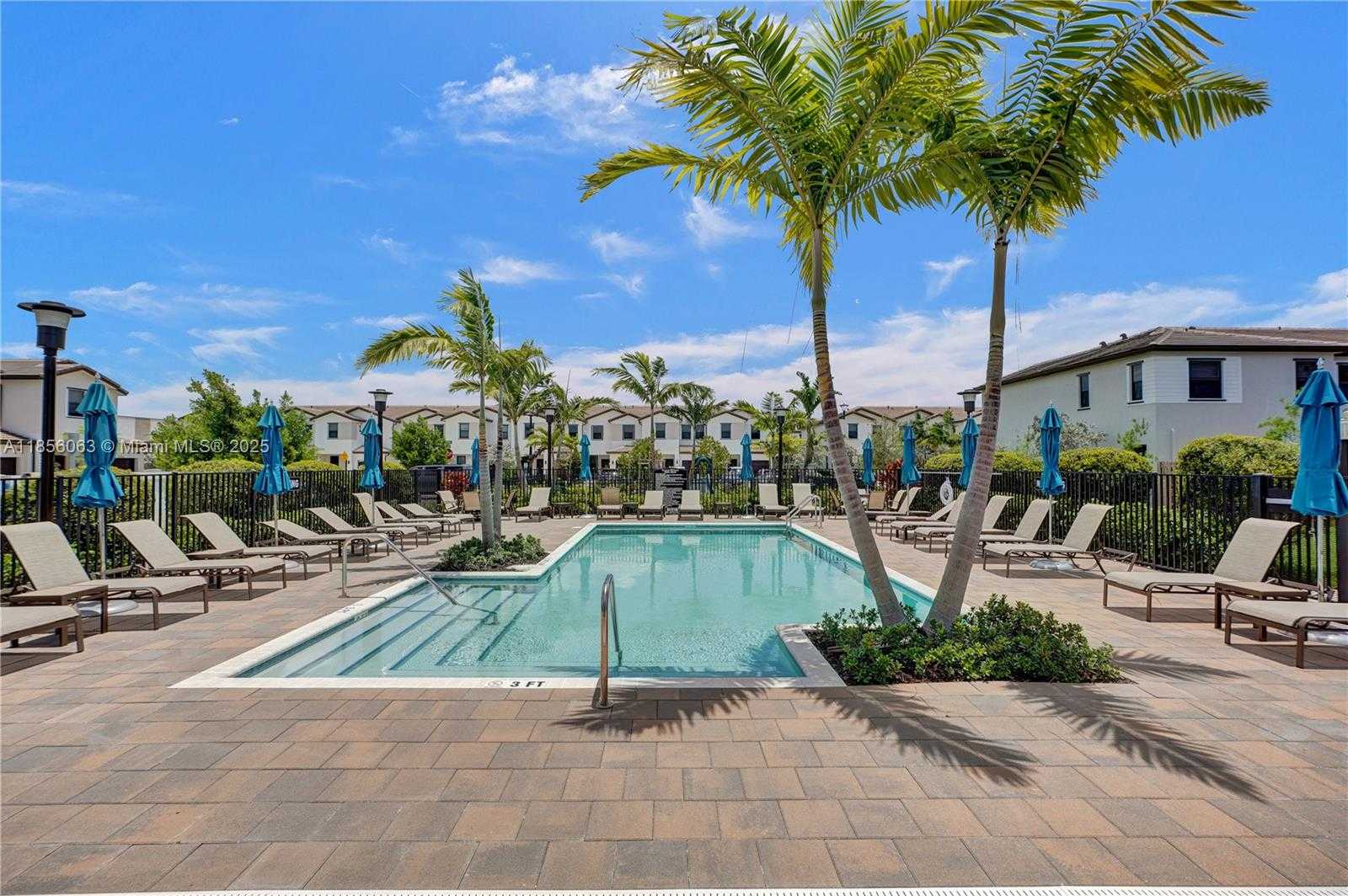 Small Image of 213 SOUTH WEST 159TH CT #213, Pembroke Pines Number 21