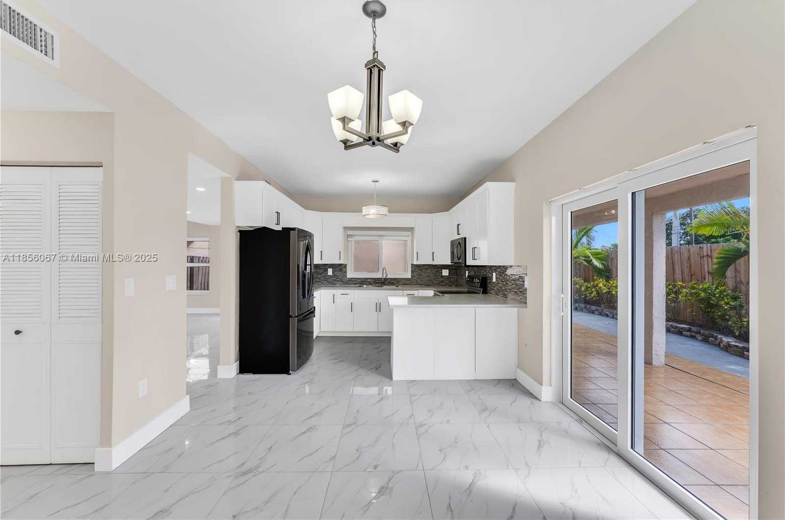 Small Image of 10073 SOUTH WEST 117TH CT, Miami Number 12