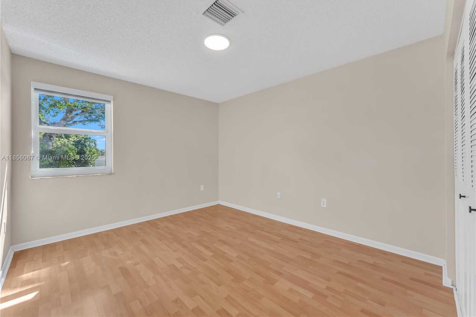 Small Image of 10073 SOUTH WEST 117TH CT, Miami Number 22