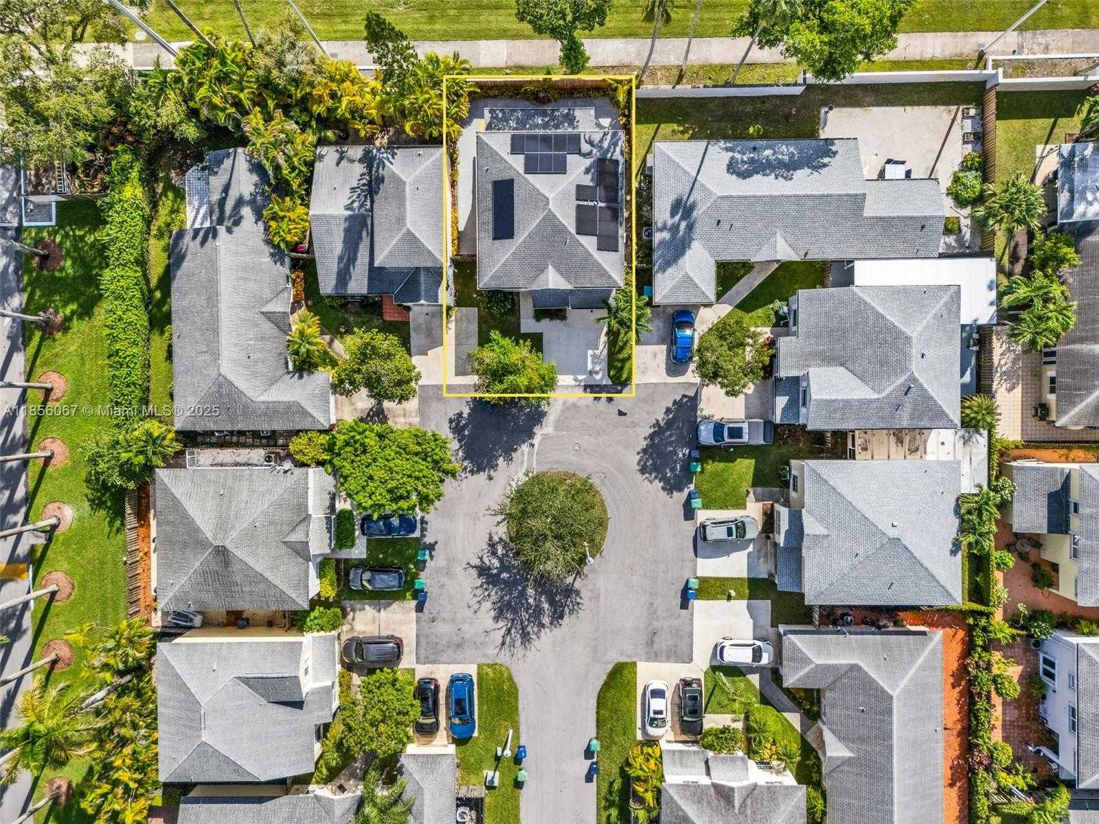 Small Image of 10073 SOUTH WEST 117TH CT, Miami Number 4