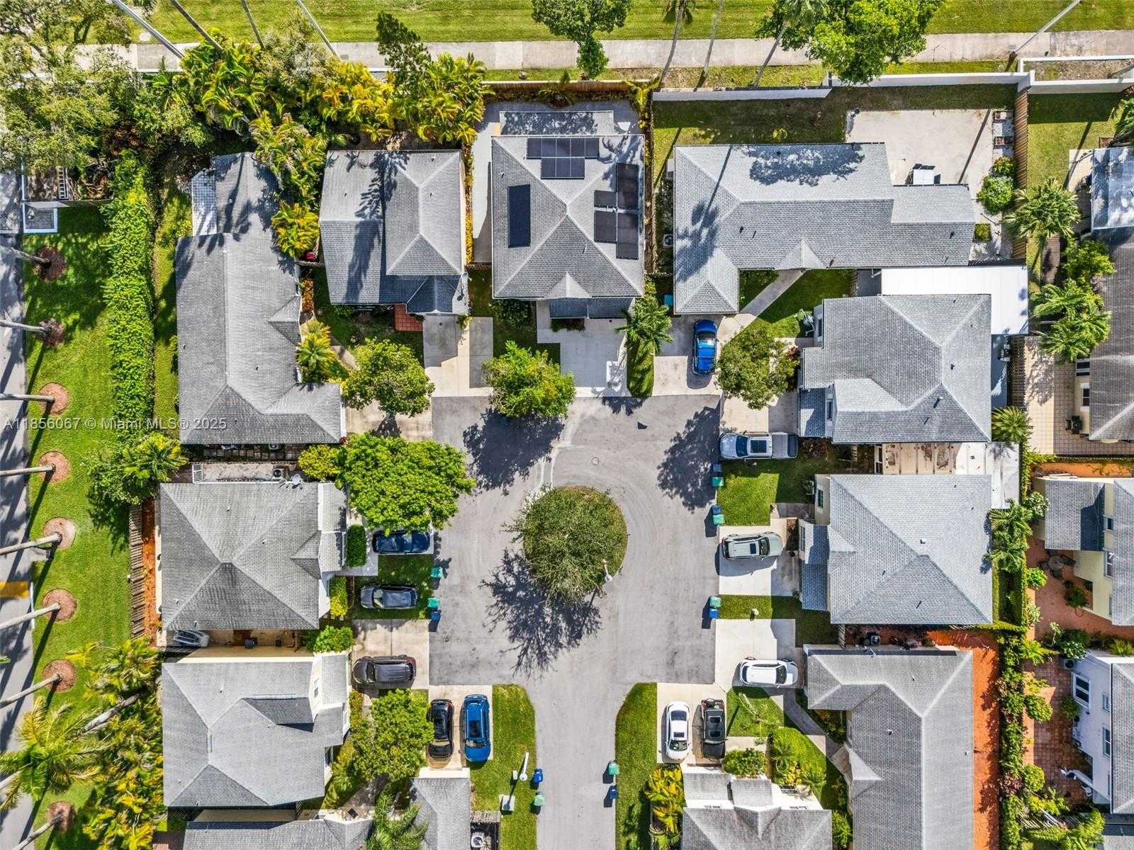 Small Image of 10073 SOUTH WEST 117TH CT, Miami Number 5