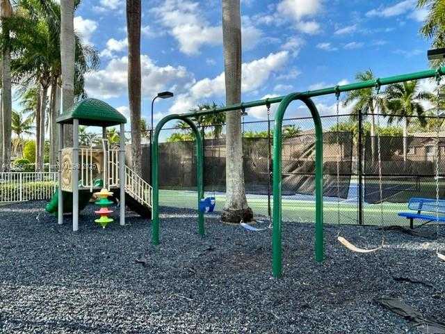 Small Image of 5761 NORTH WEST 115TH CT #109, Doral Number 25