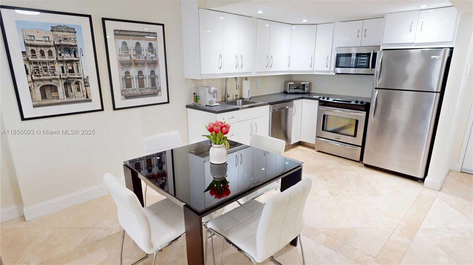 Small Image of 345 OCEAN DR #224, Miami Beach Number 2