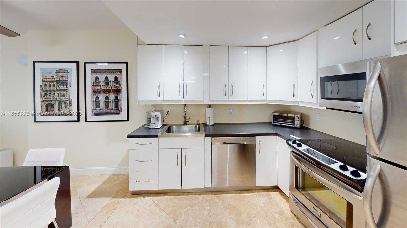 Small Image of 345 OCEAN DR #224, Miami Beach Number 3