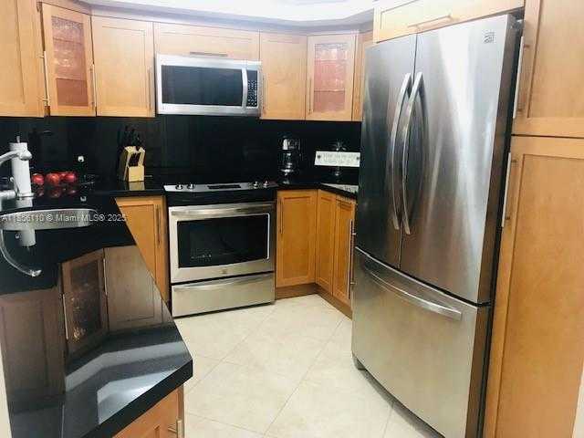 Small Image of 5701 COLLINS AVE #708, Miami Beach Number 2