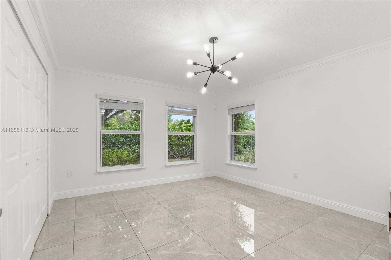 Small Image of 1081 NORTH EAST 132ND ST, North Miami Number 8