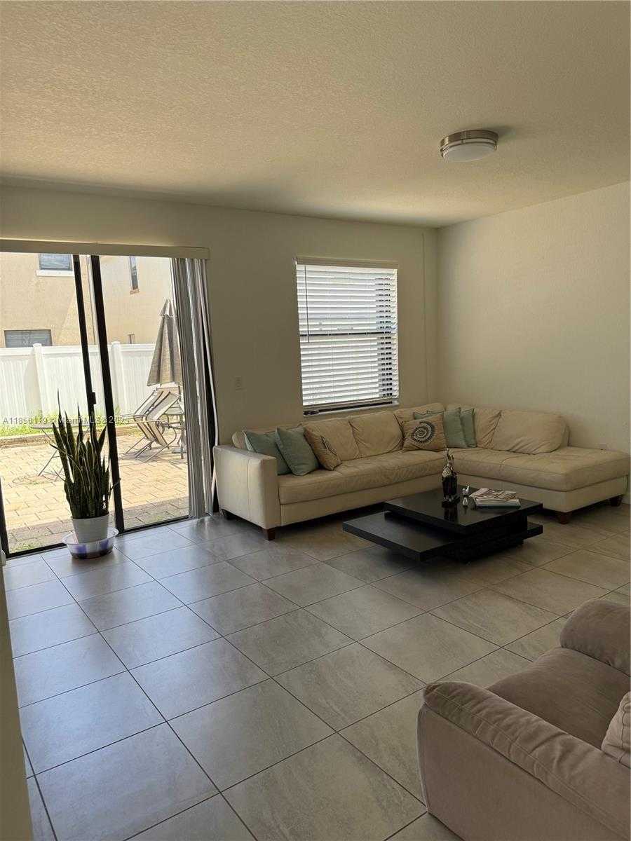 Small Image of 3523 WEST 105TH PL #3523, Hialeah Number 5