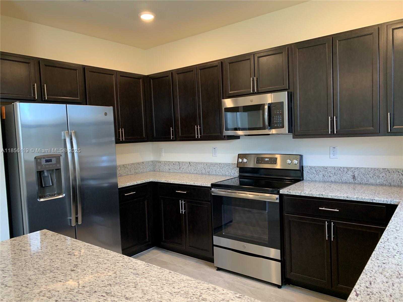 Small Image of 3523 WEST 105TH PL #3523, Hialeah Number 7