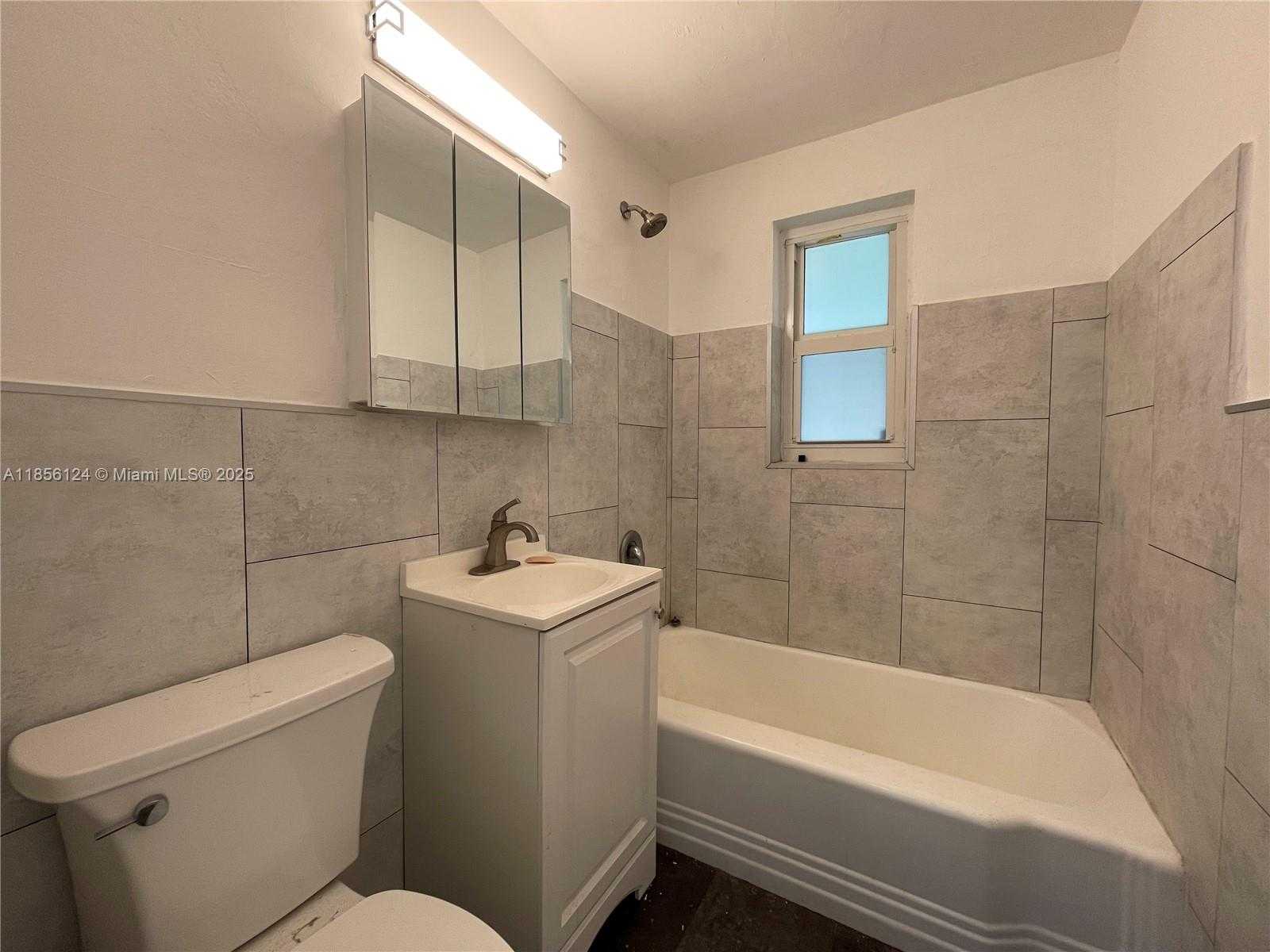 Small Image of 955 BAY DR #6, Miami Beach Number 13