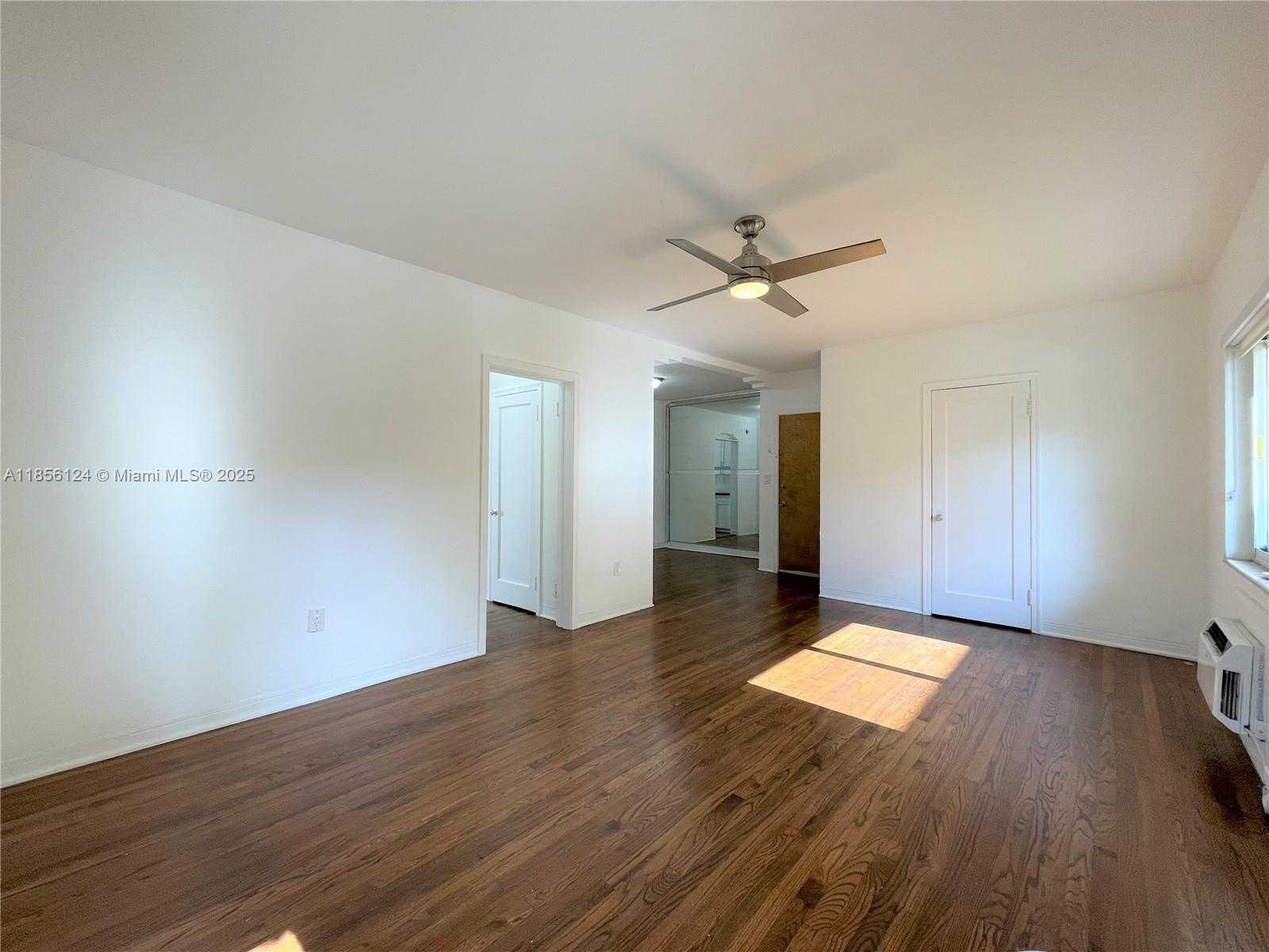 Small Image of 955 BAY DR #6, Miami Beach Number 2