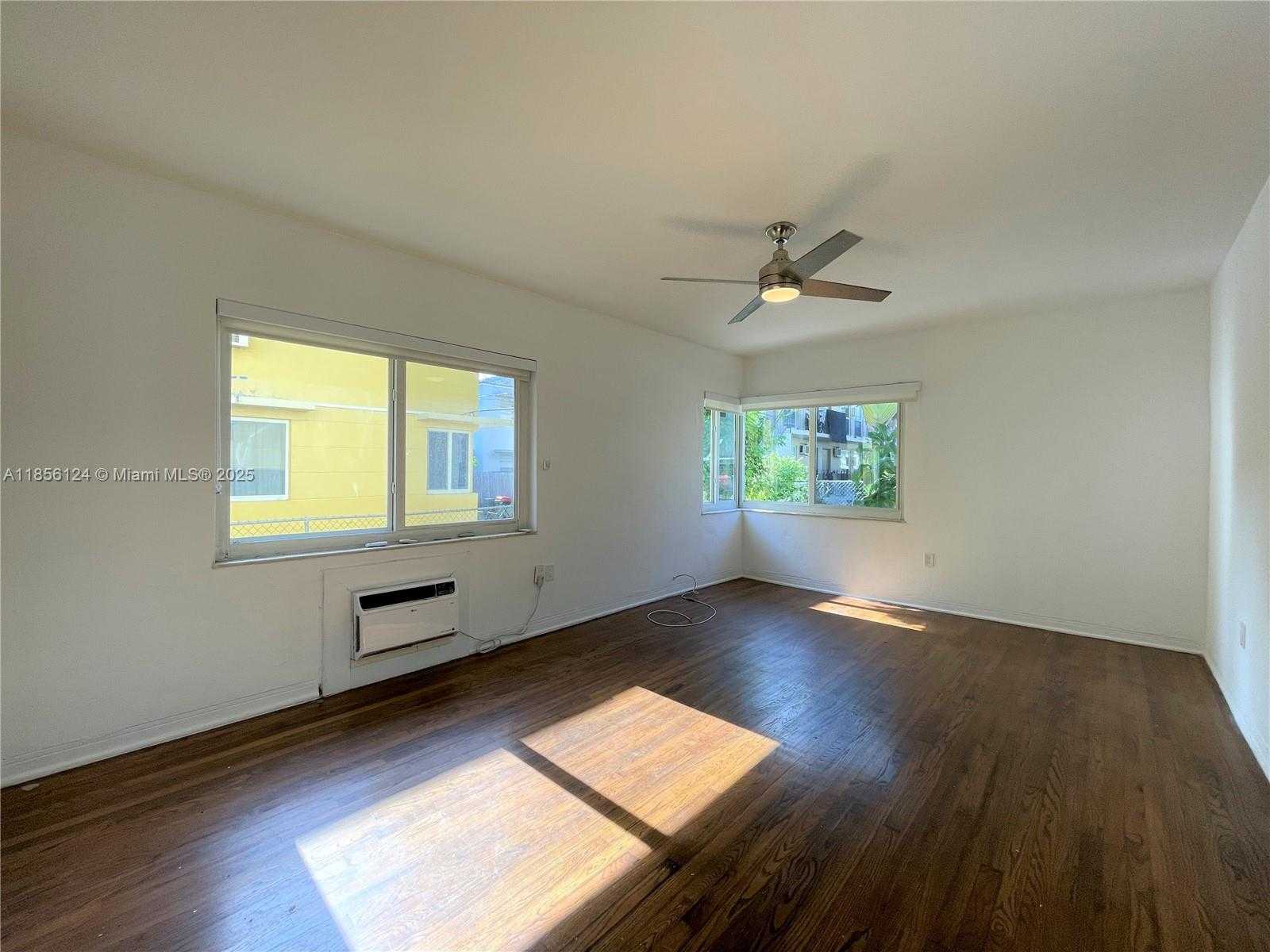 Small Image of 955 BAY DR #6, Miami Beach Number 3