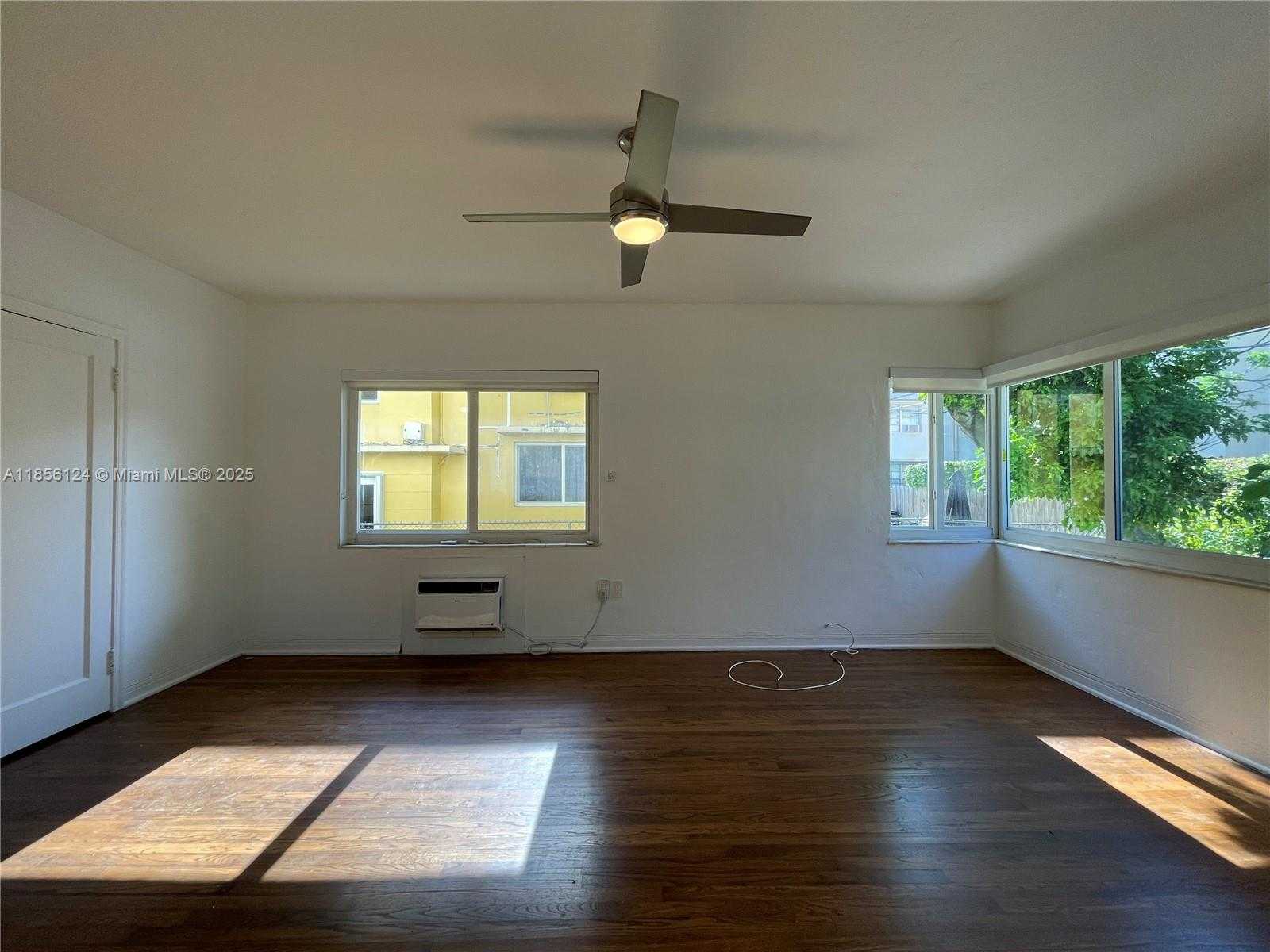 Small Image of 955 BAY DR #6, Miami Beach Number 4