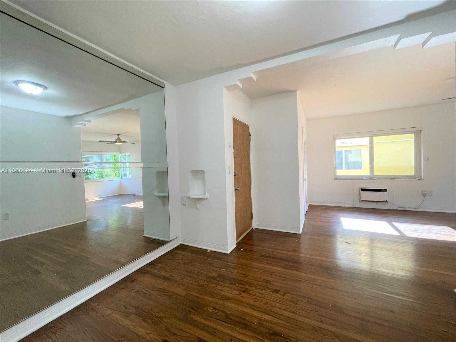 Small Image of 955 BAY DR #6, Miami Beach Number 5