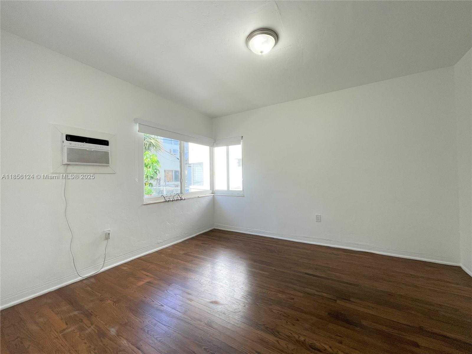 Small Image of 955 BAY DR #6, Miami Beach Number 9