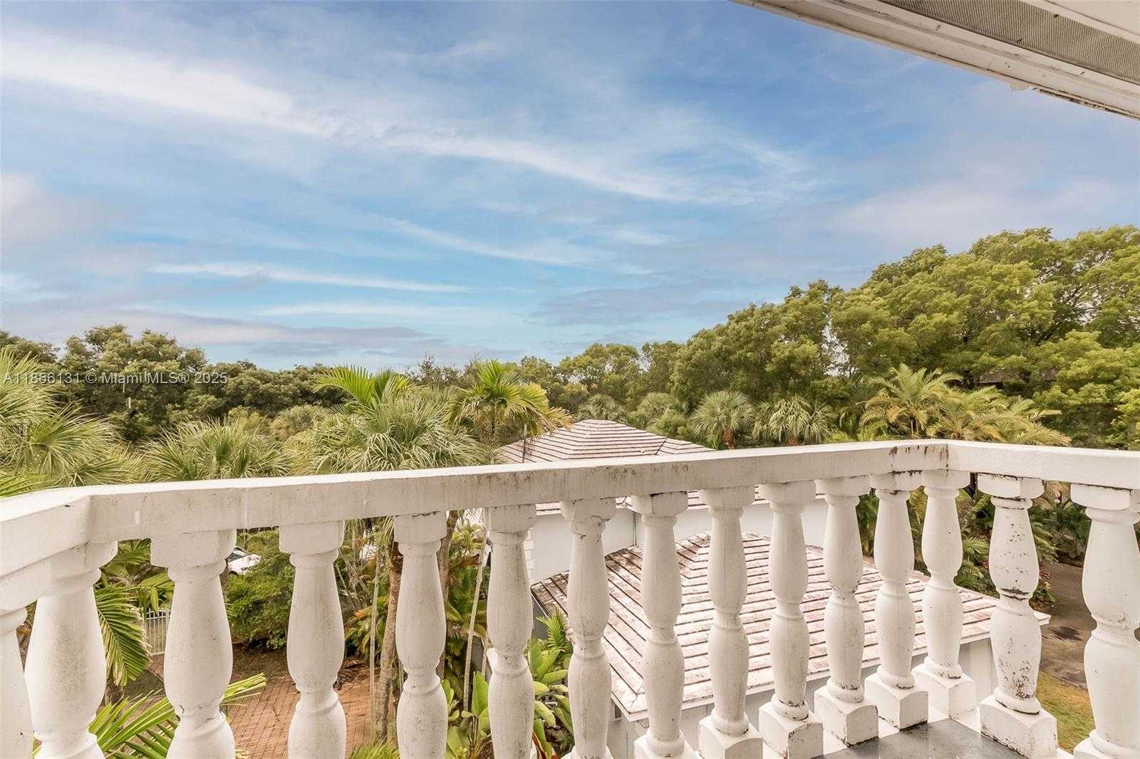 Small Image of 1150 MADRUGA AVE #C304, Coral Gables Number 11