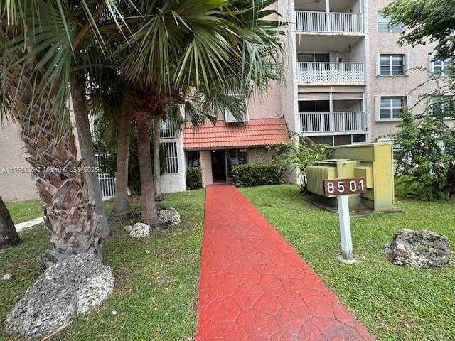 Small Image of 8501 NORTH WEST 8TH ST #307, Miami Number 25