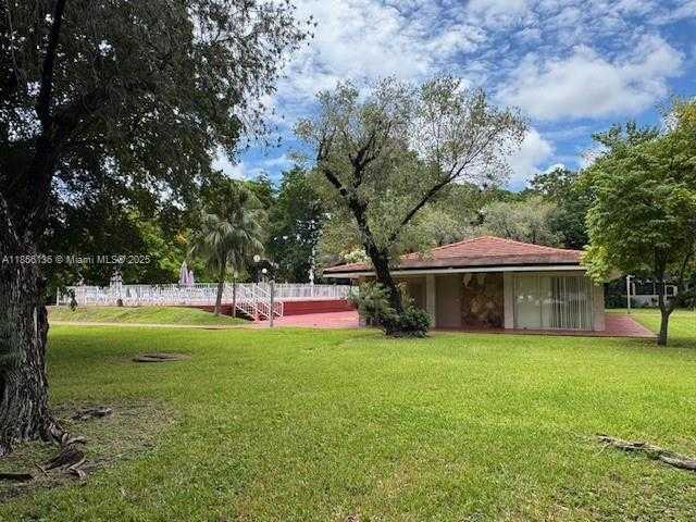 Small Image of 8501 NORTH WEST 8TH ST #307, Miami Number 31